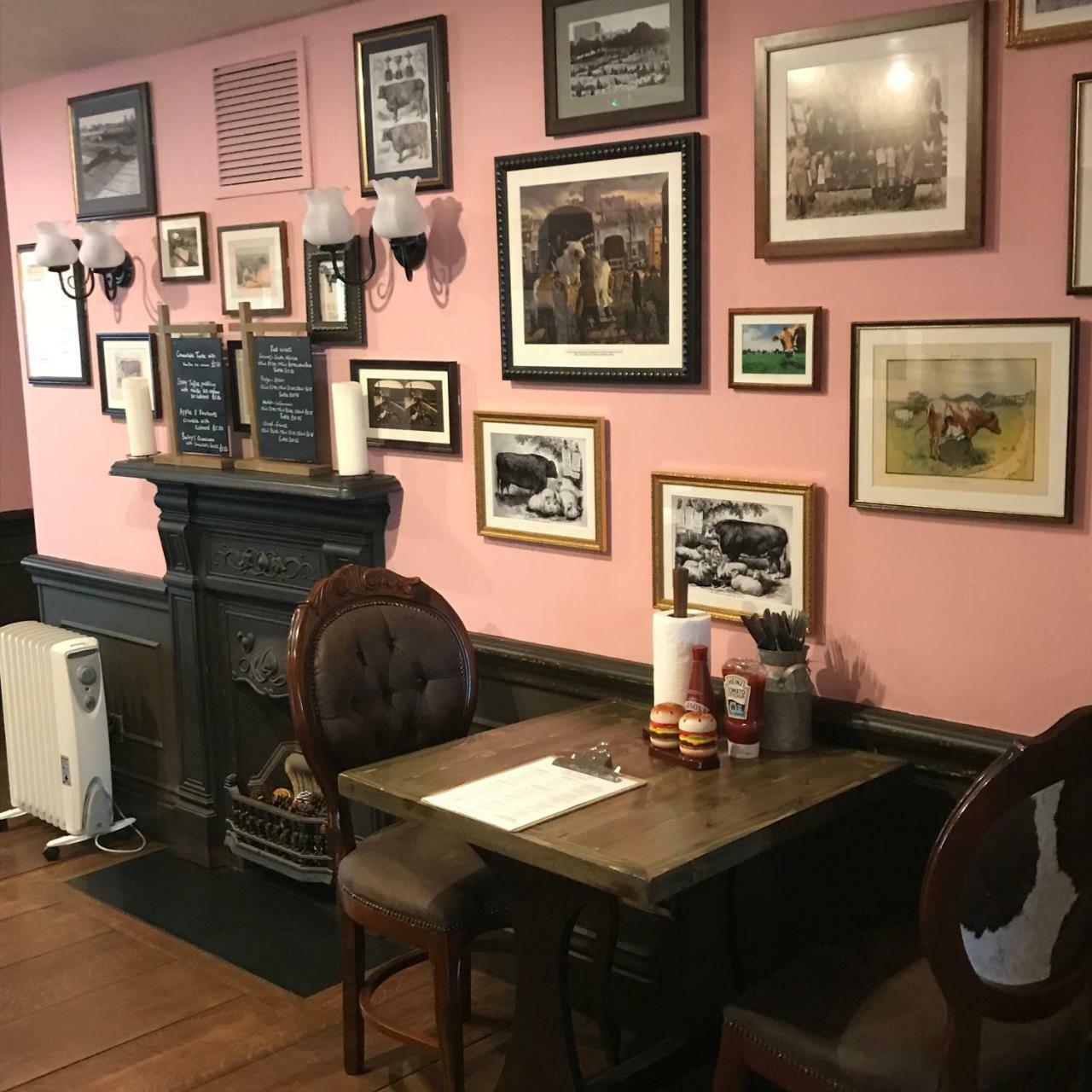 The Swan Inn Sturminster Newton Dış mekan fotoğraf